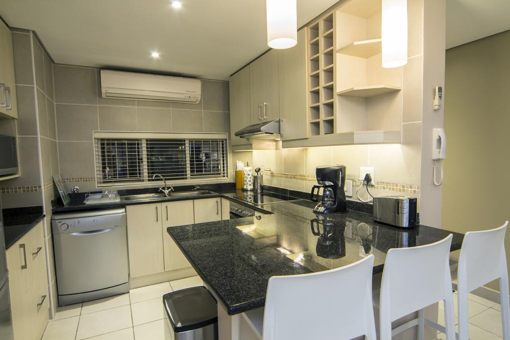 14 The Shades - By Stay In Umhlanga Durban Room photo